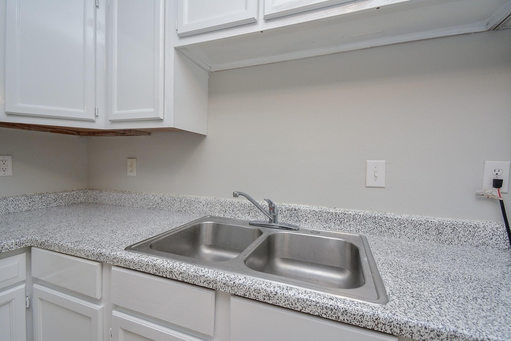 2117 Thonig Road - Photo 11