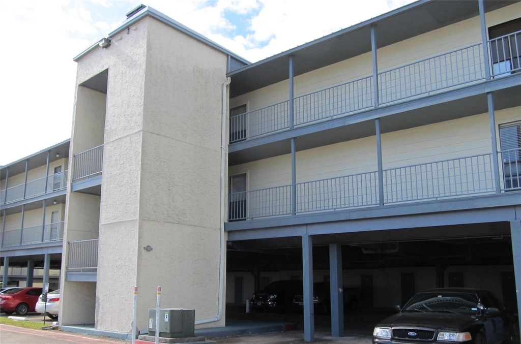 4001 Nasa Parkway - Photo 22