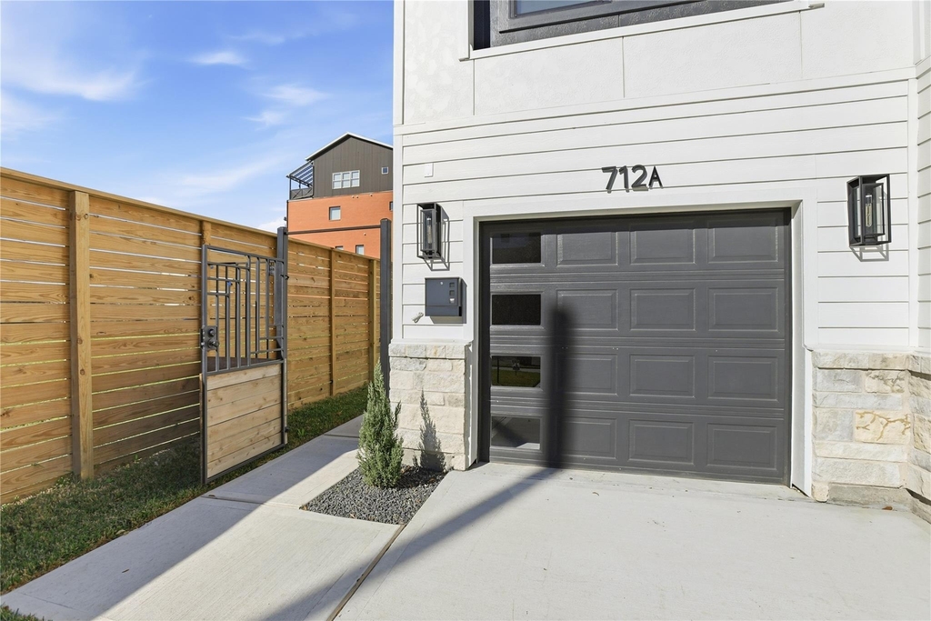712 Delano Street - Photo 25