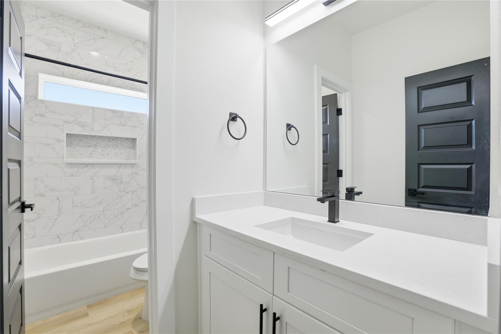 712 Delano Street - Photo 45