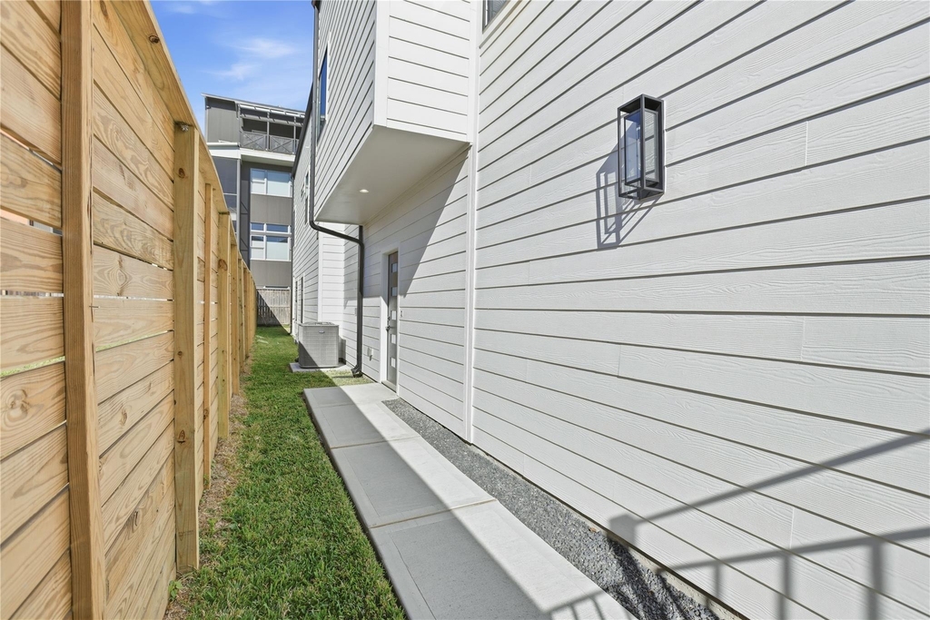 712 Delano Street - Photo 17