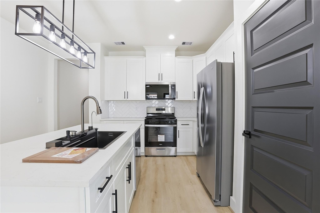 712 Delano Street - Photo 4