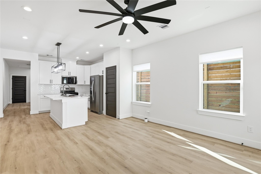 712 Delano Street - Photo 7