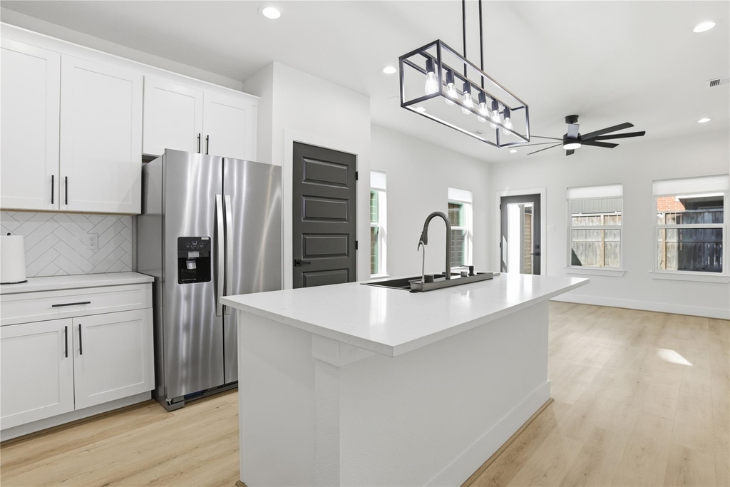 712 Delano Street - Photo 1