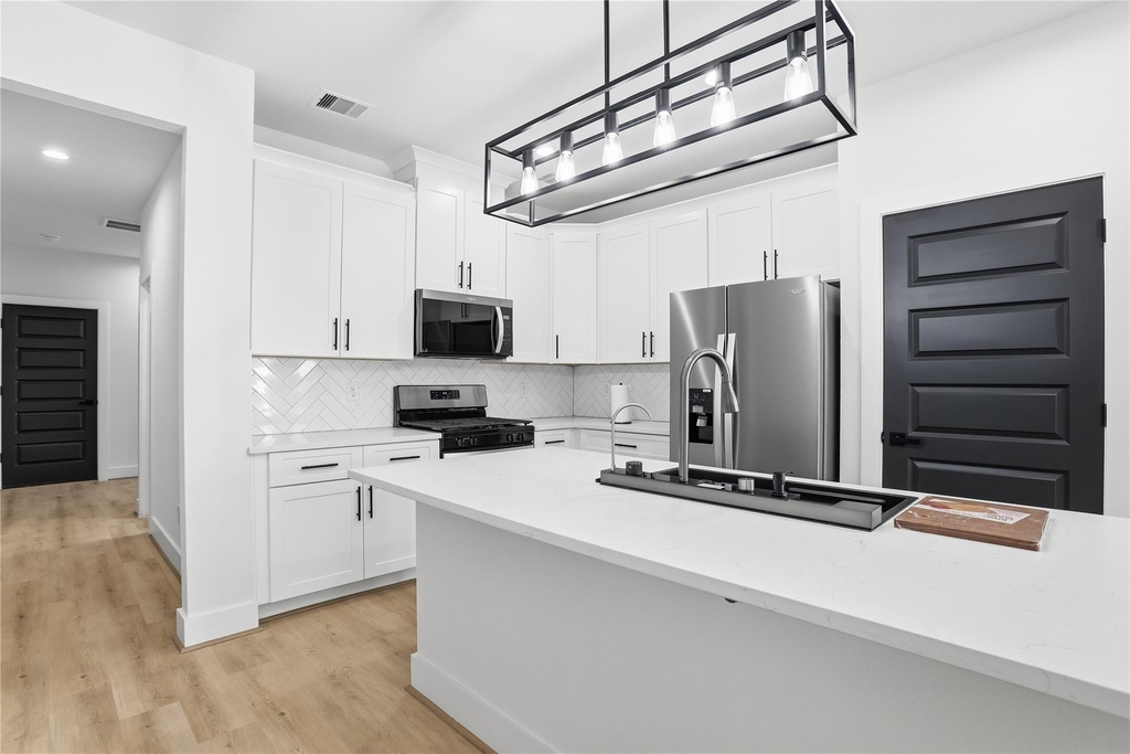 712 Delano Street - Photo 3