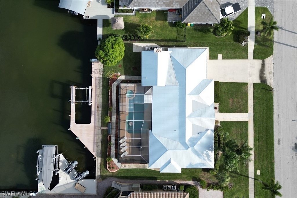 562 Goldcoast Court - Photo 2