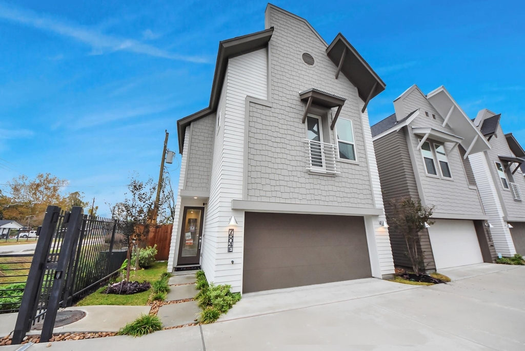 7504 Carver Road - Photo 2