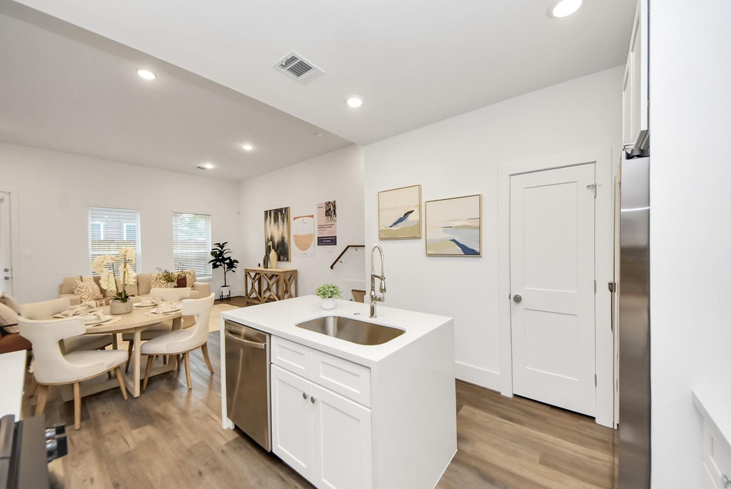 7504 Carver Road - Photo 18
