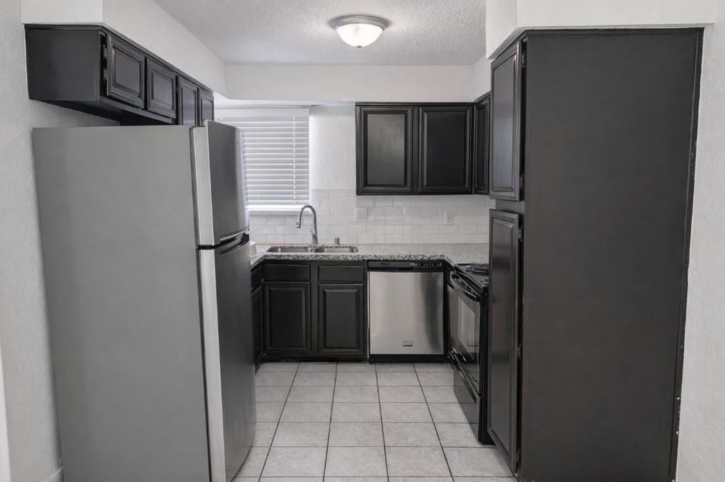 5815 Village Forest Court - Photo 6