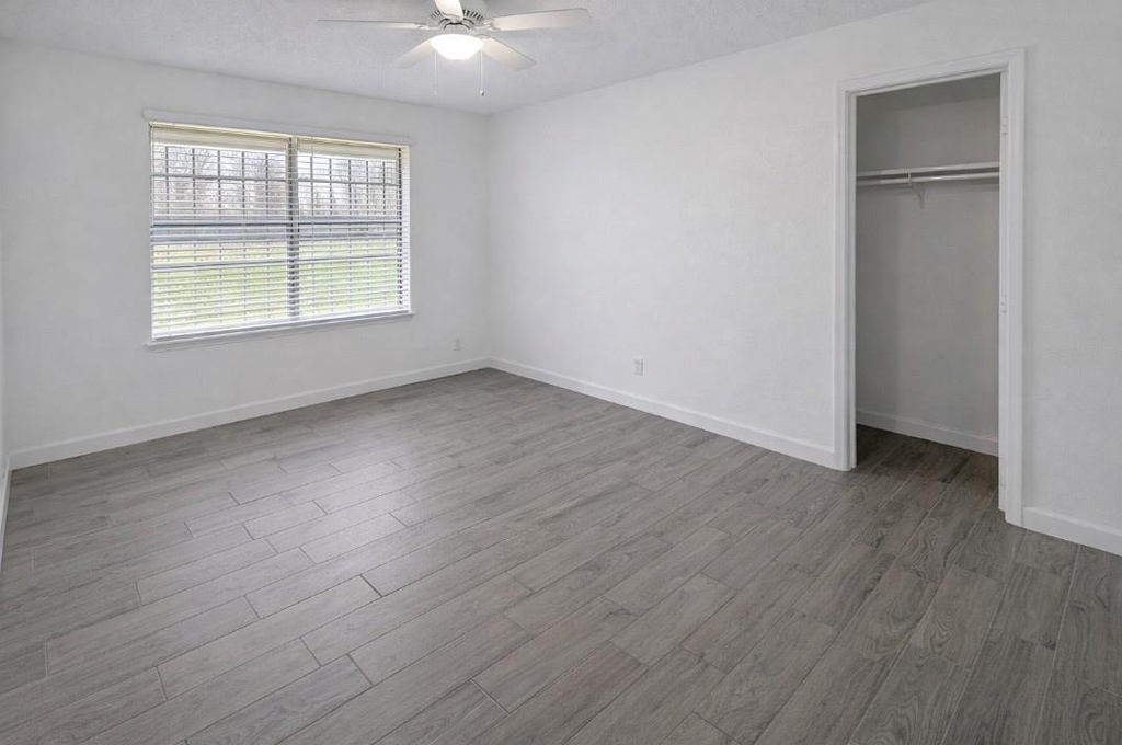 5815 Village Forest Court - Photo 11