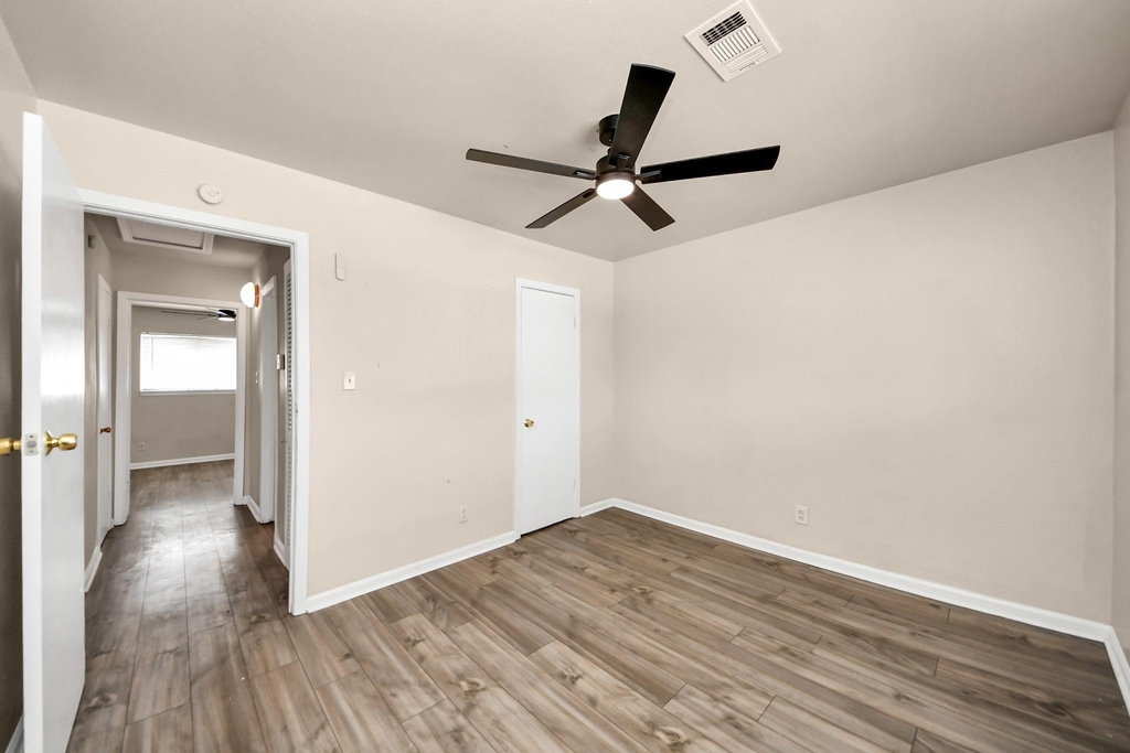 1320 Griffin Street - Photo 15