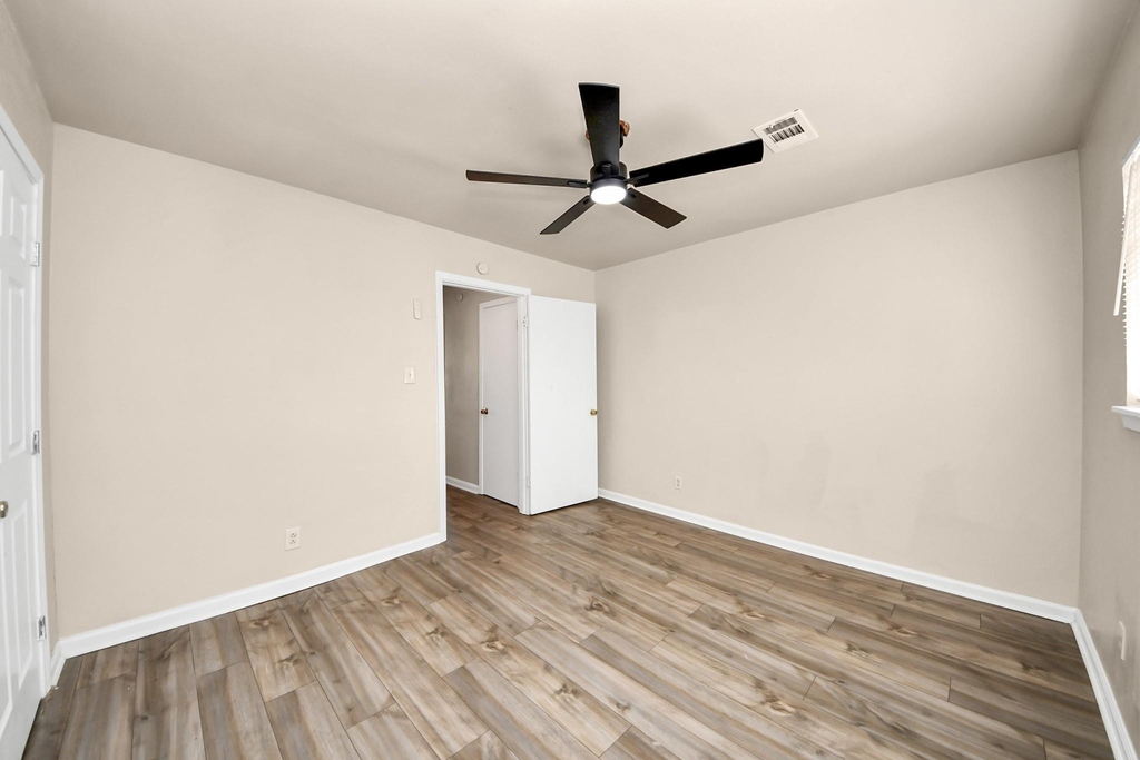 1320 Griffin Street - Photo 13