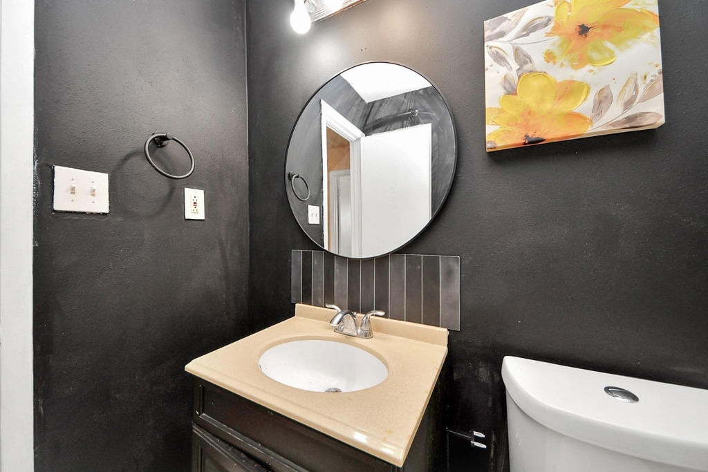 1320 Griffin Street - Photo 9