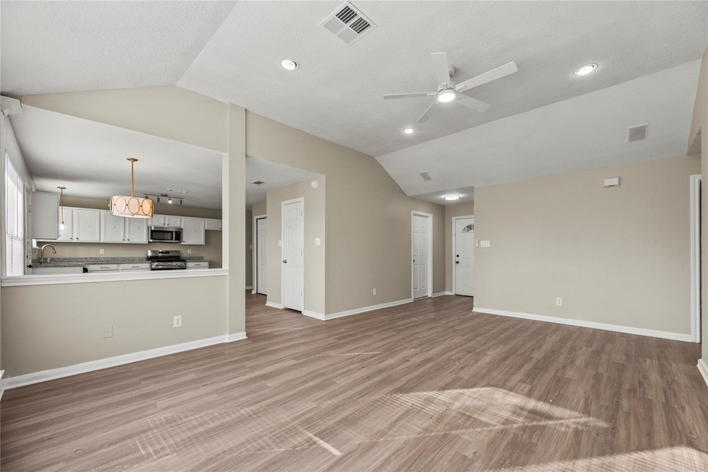 7134 Prairie Village Drive - Photo 2