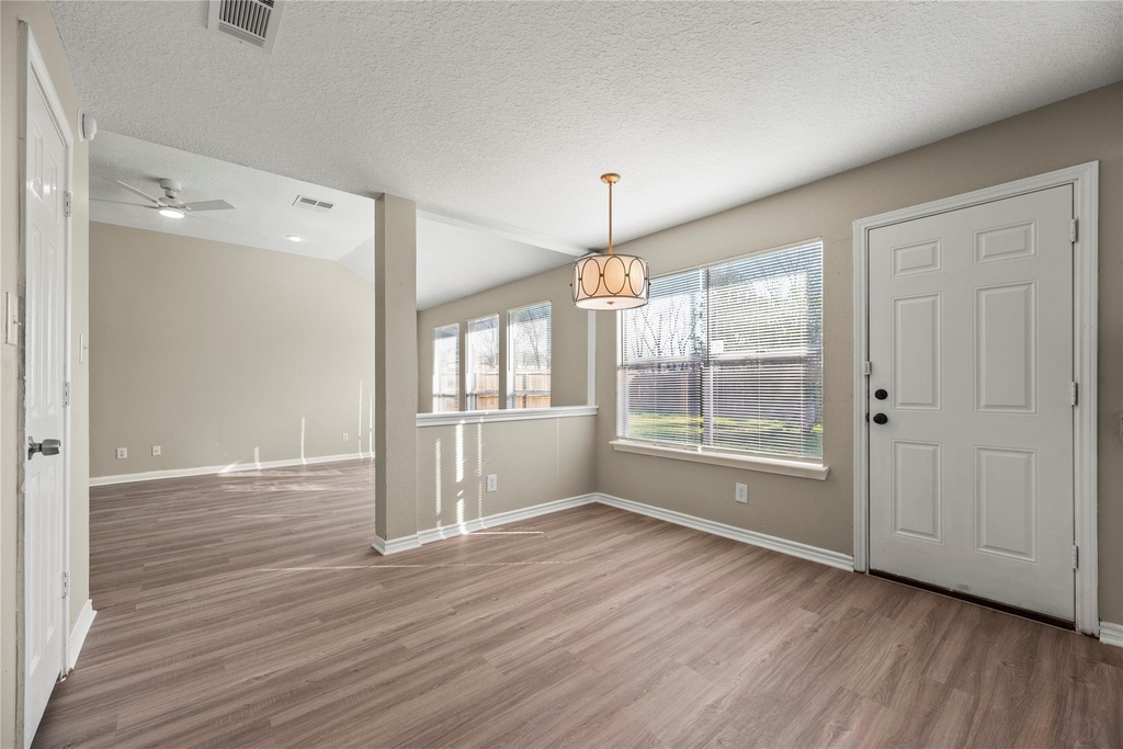 7134 Prairie Village Drive - Photo 5