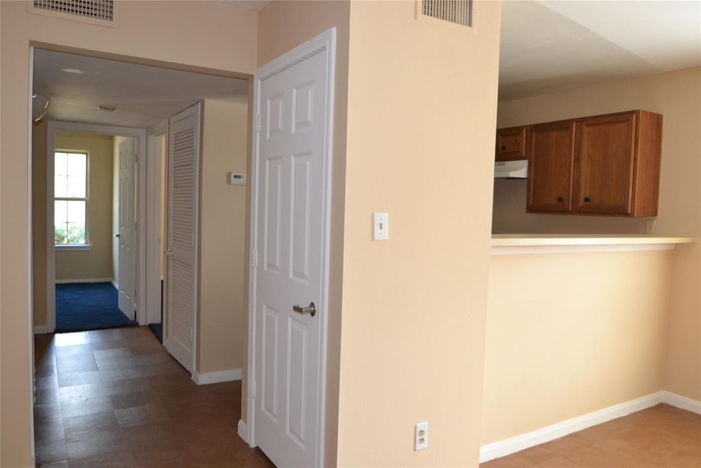 304 Dell Court - Photo 4
