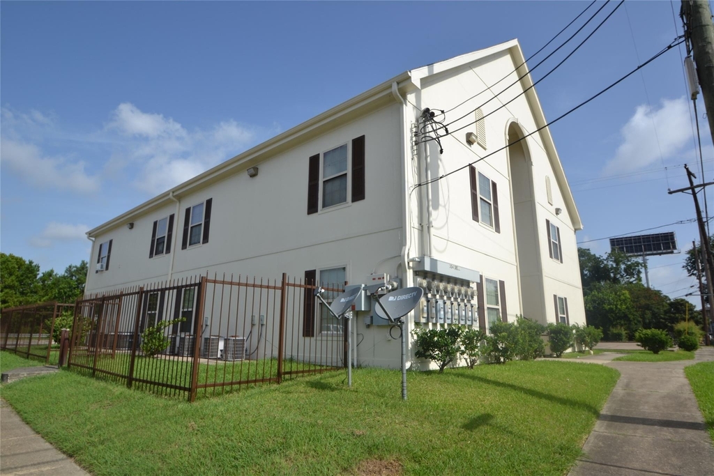 304 Dell Court - Photo 2