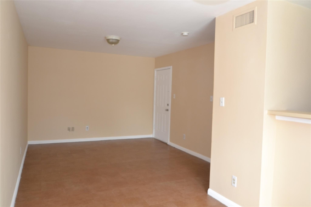 304 Dell Court - Photo 5