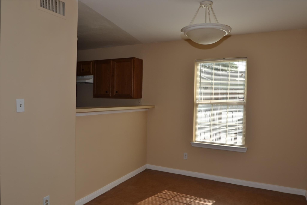 304 Dell Court - Photo 10