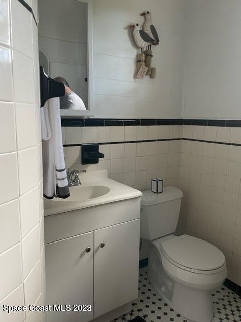 2206 Irwin Street - Photo 4