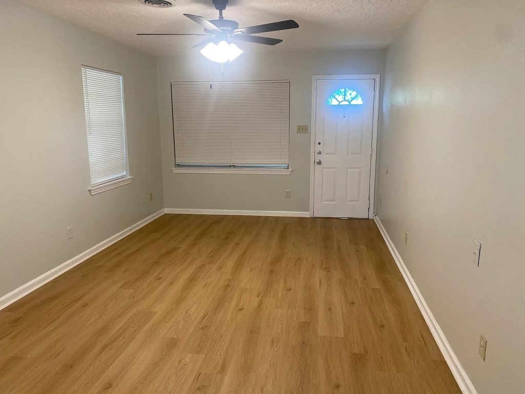 7813 Pruitt Drive - Photo 3