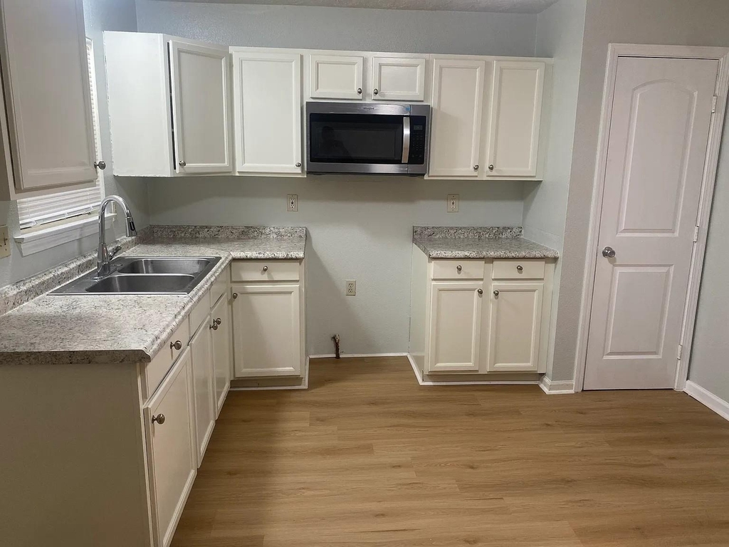 7813 Pruitt Drive - Photo 6