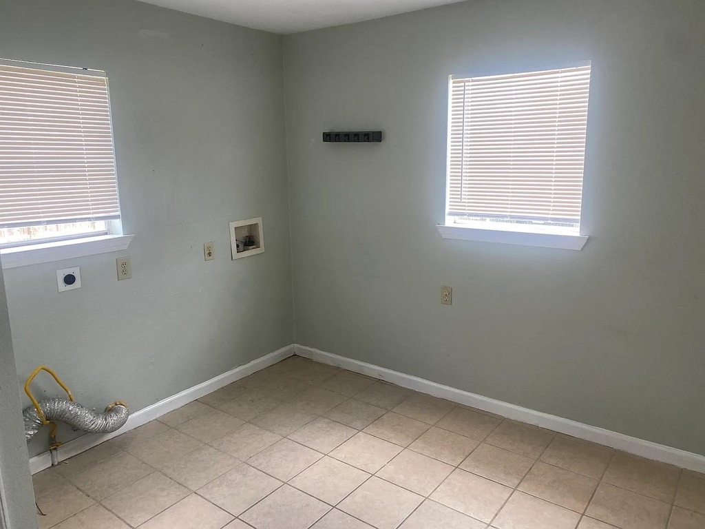 7813 Pruitt Drive - Photo 14