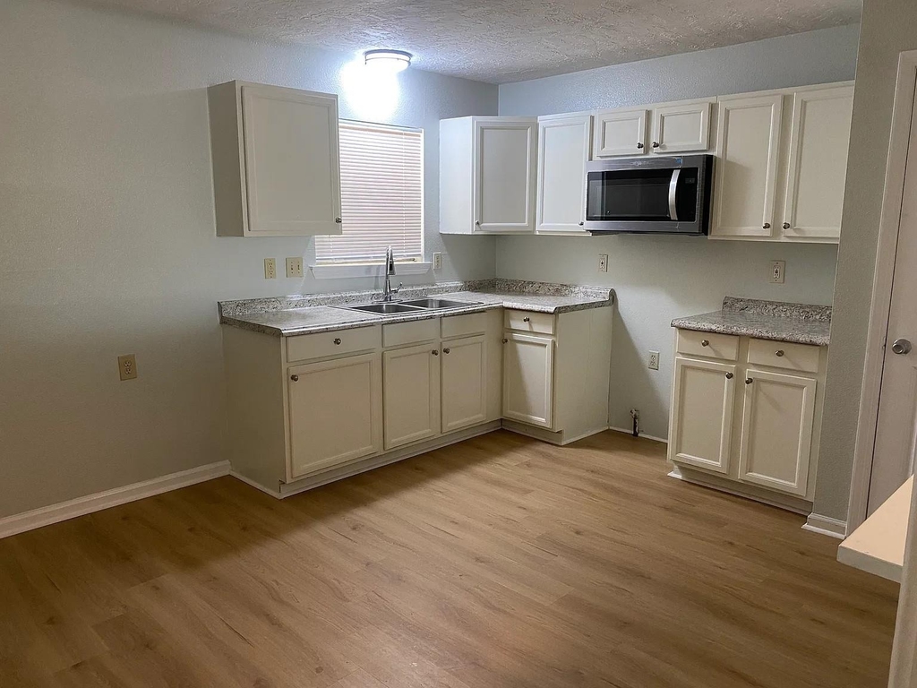 7813 Pruitt Drive - Photo 5