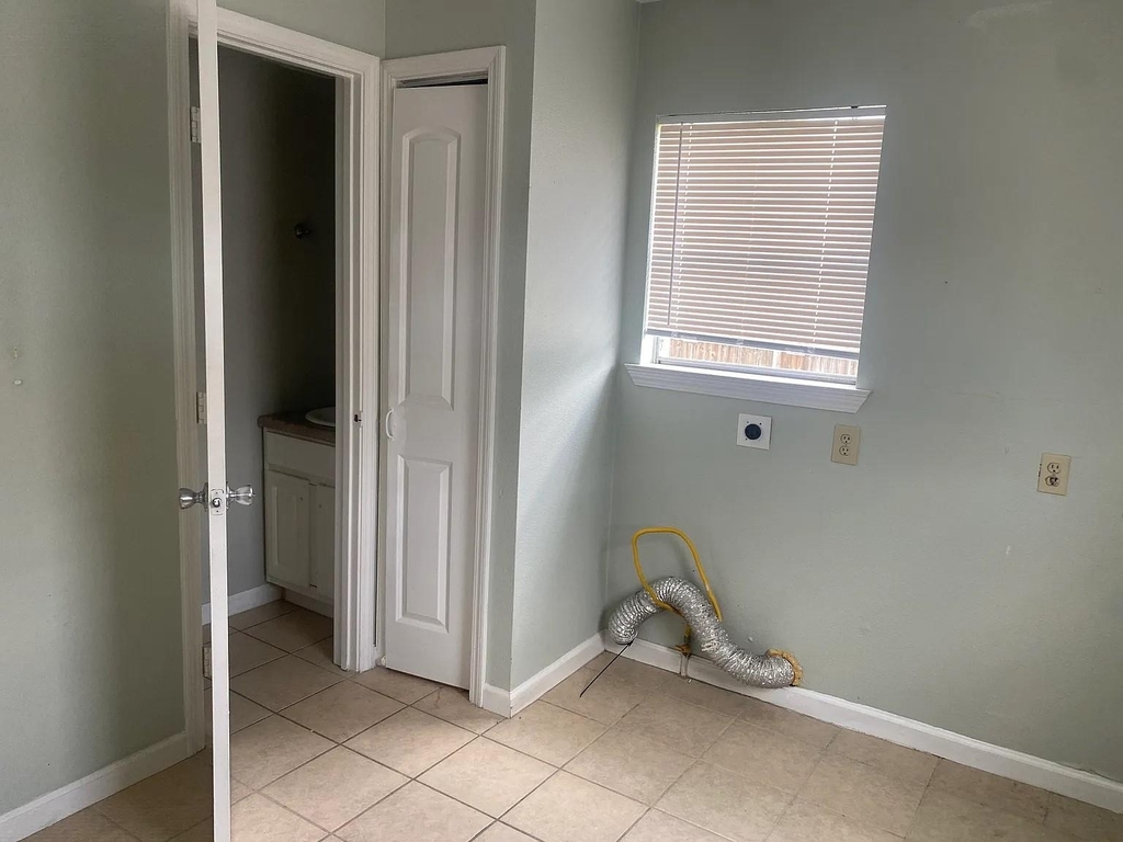 7813 Pruitt Drive - Photo 13