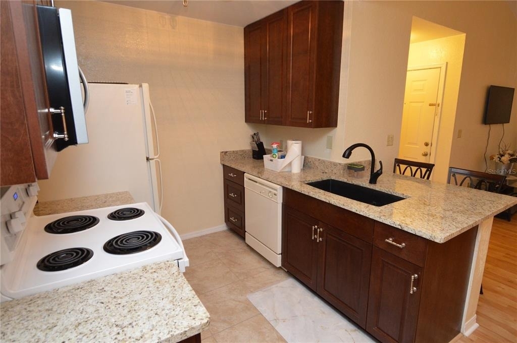 10263 Gandy Boulevard N - Photo 6