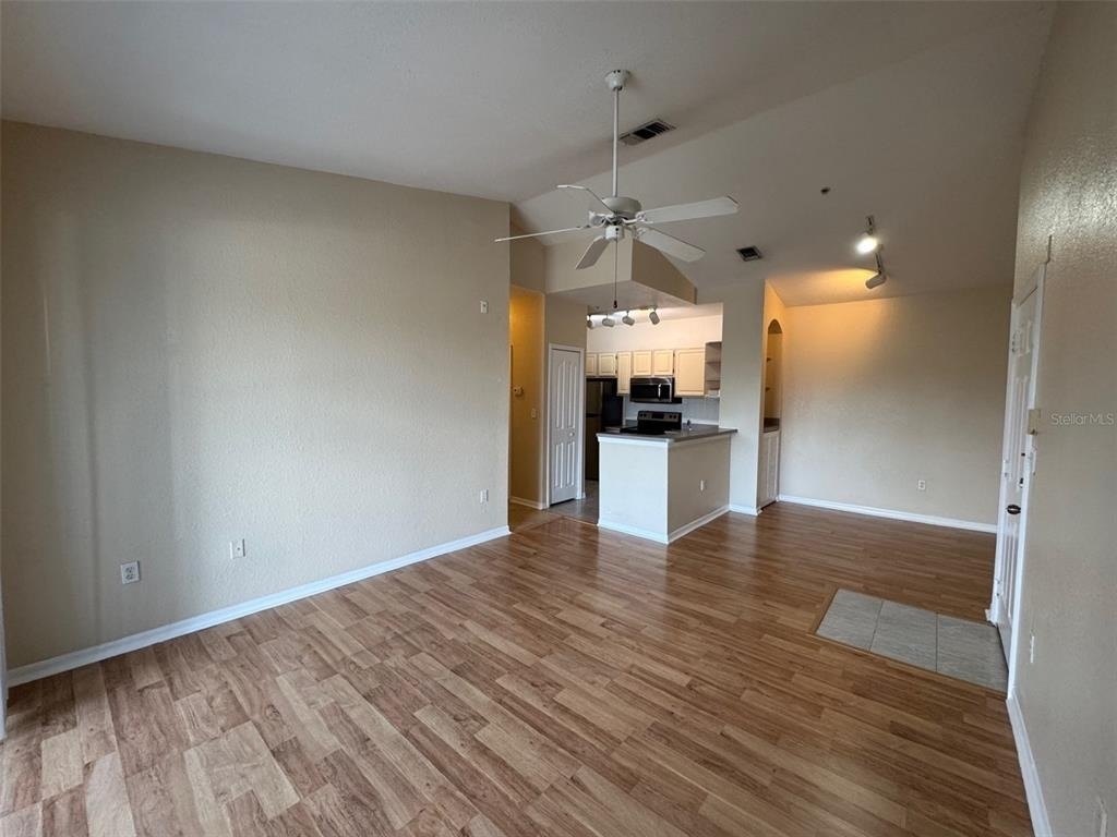 5817 Legacy Crescent Place - Photo 4