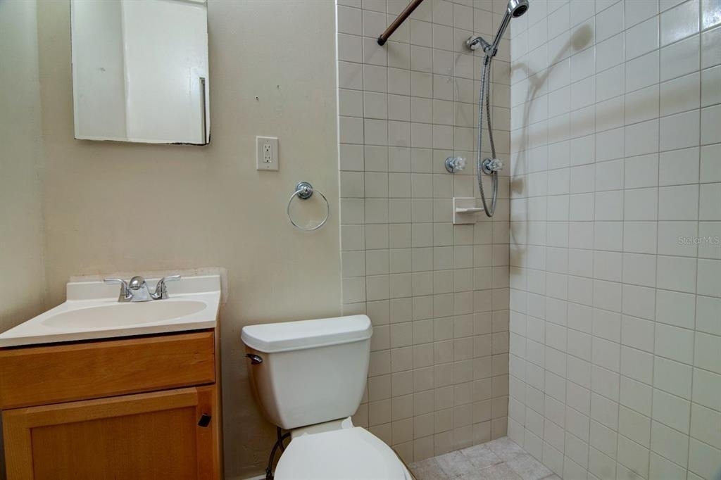 2049 Nw 9th Avenue - Photo 11