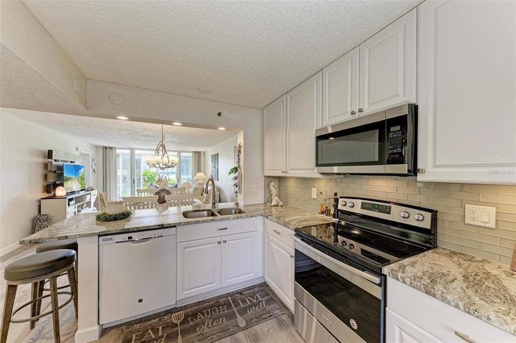 4480 Fairways Boulevard - Photo 15
