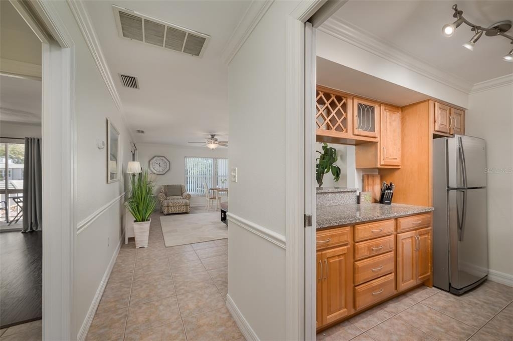 3360 S Osprey Avenue - Photo 2