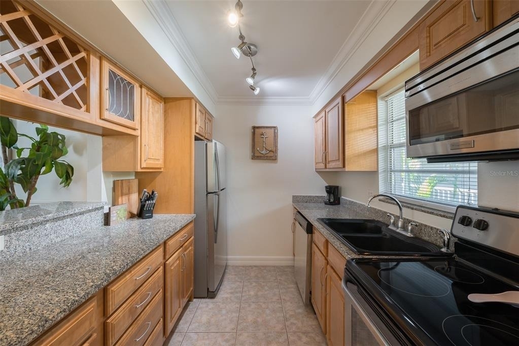3360 S Osprey Avenue - Photo 8