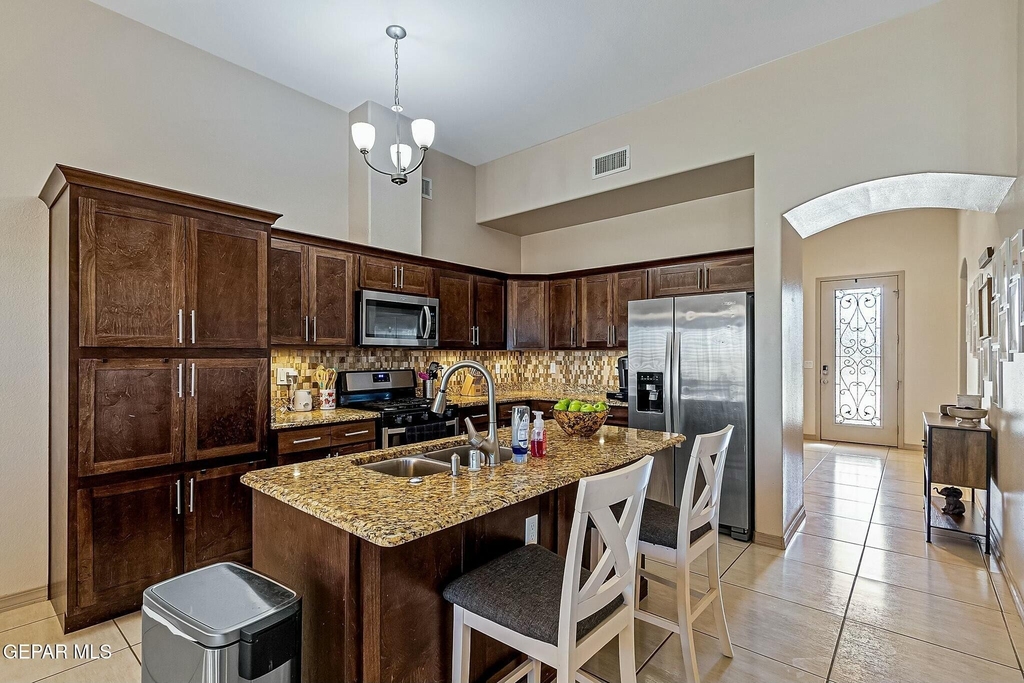 13677 Holbeck Street - Photo 9