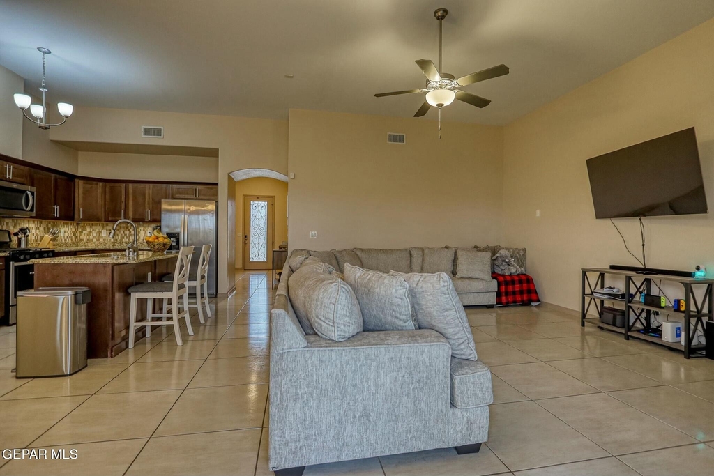 13677 Holbeck Street - Photo 2
