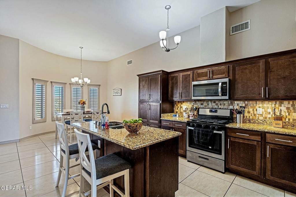 13677 Holbeck Street - Photo 8