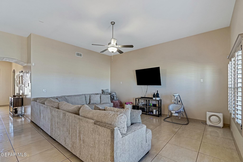 13677 Holbeck Street - Photo 5