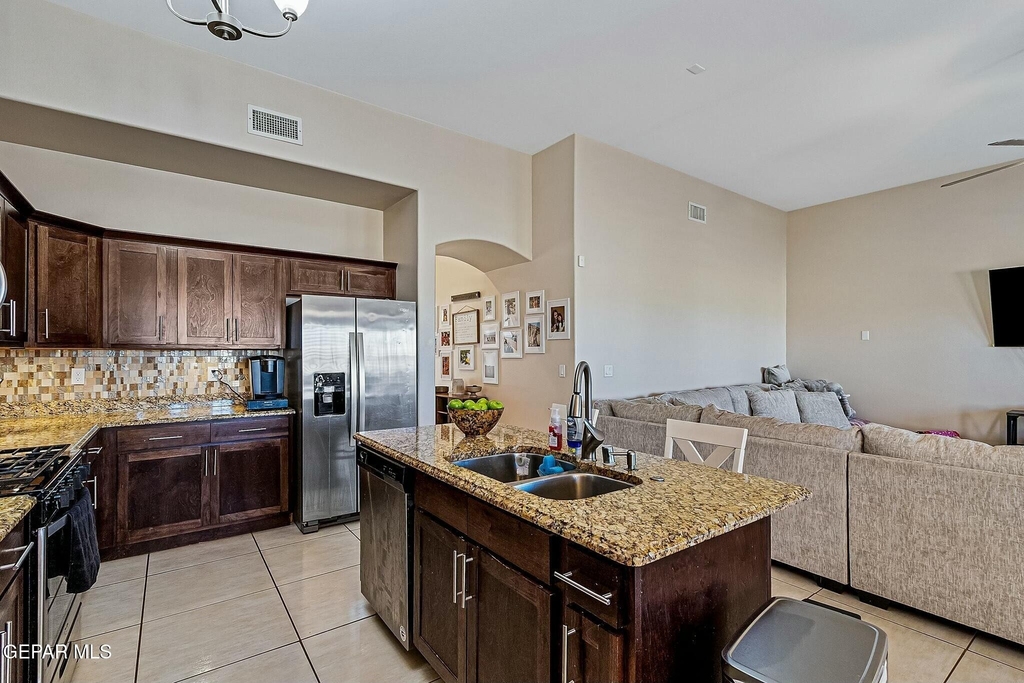 13677 Holbeck Street - Photo 10