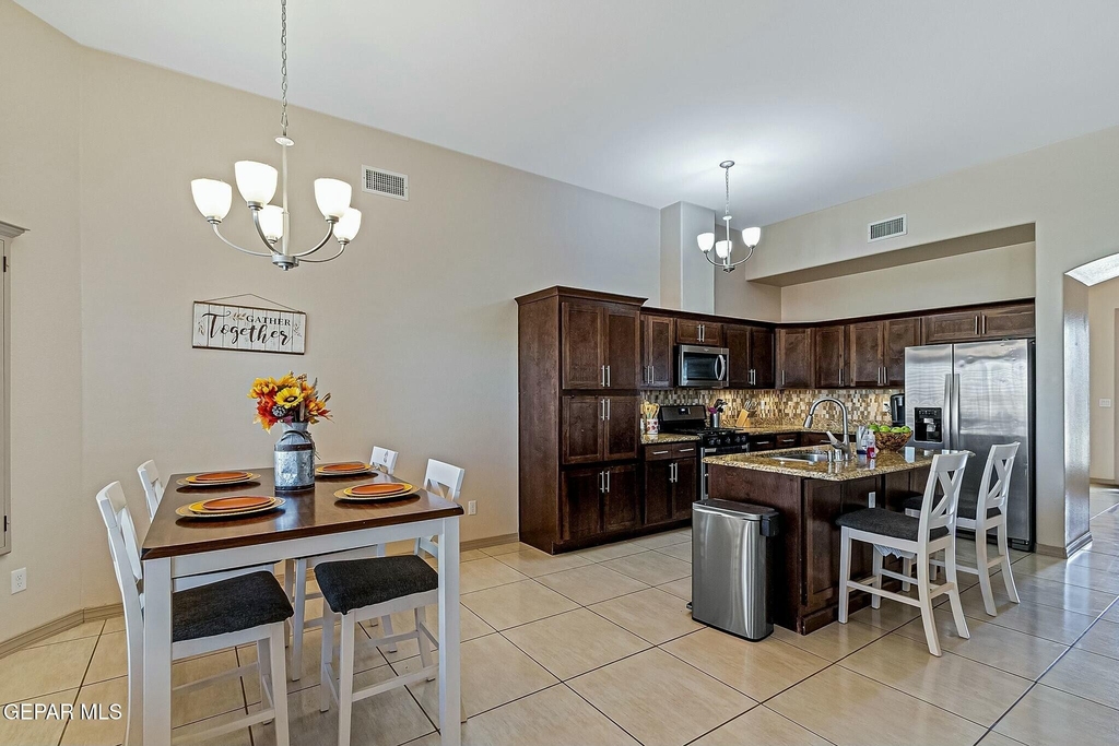 13677 Holbeck Street - Photo 7
