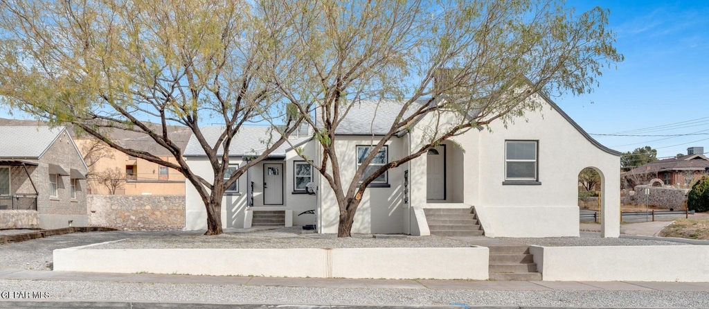 2404 N Kansas Street - Photo 1