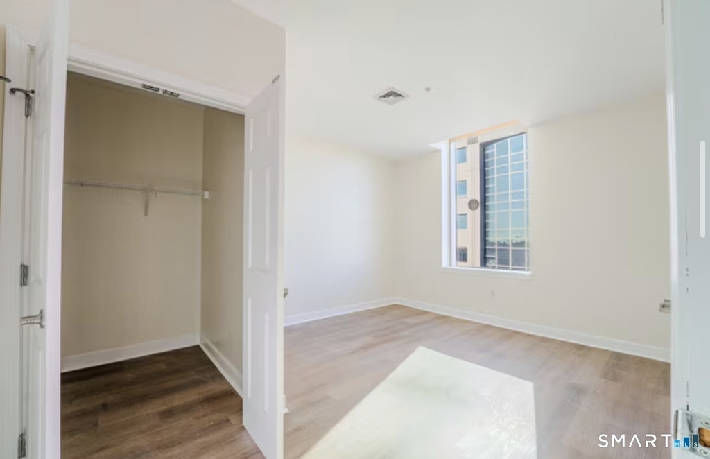 333 State Street - Photo 4
