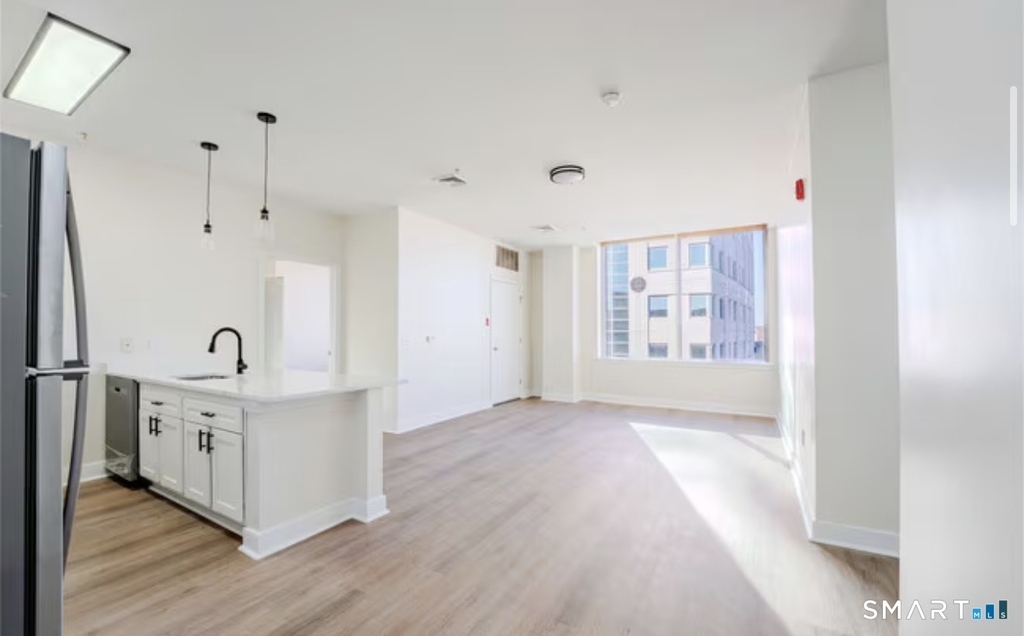 333 State Street - Photo 2