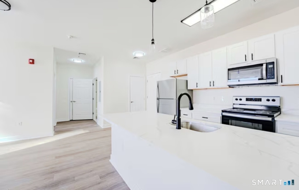 333 State Street - Photo 3