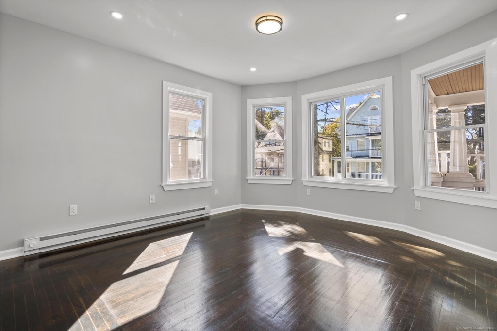 228 Cooke Street - Photo 2