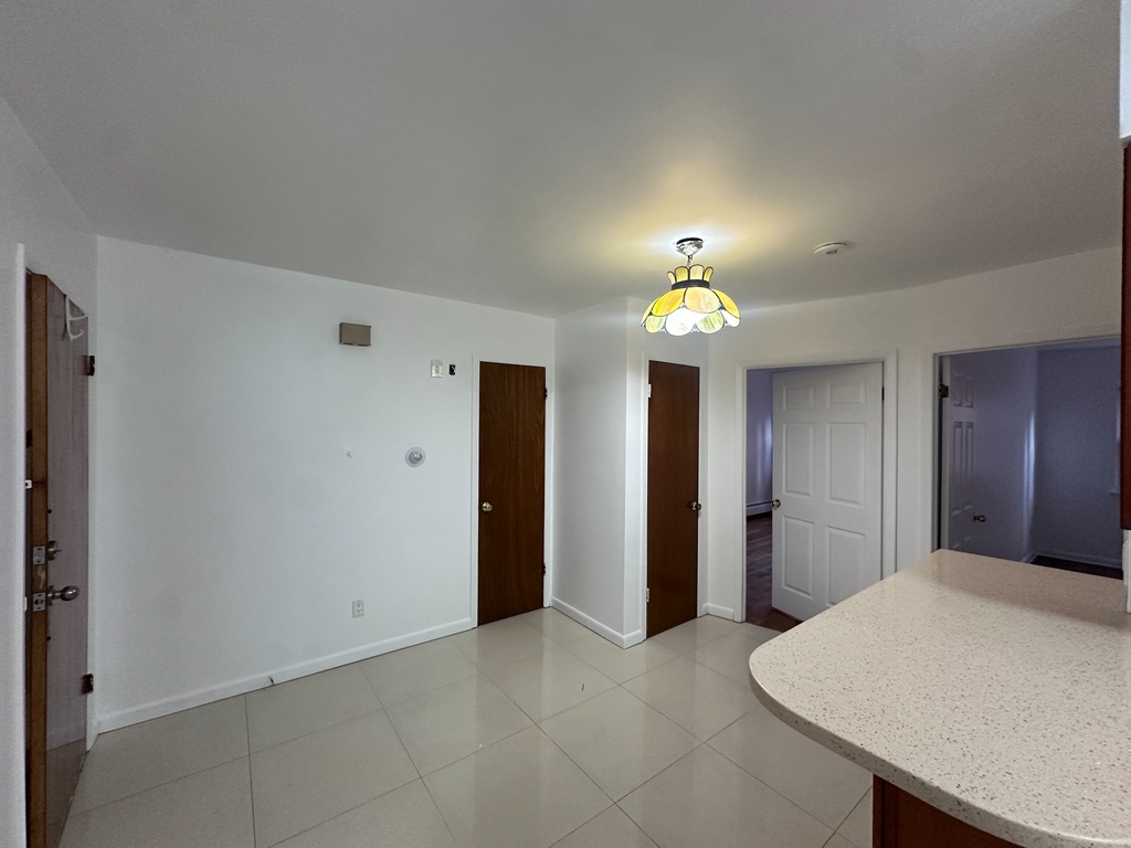 117-8 Curzon Road - Photo 2