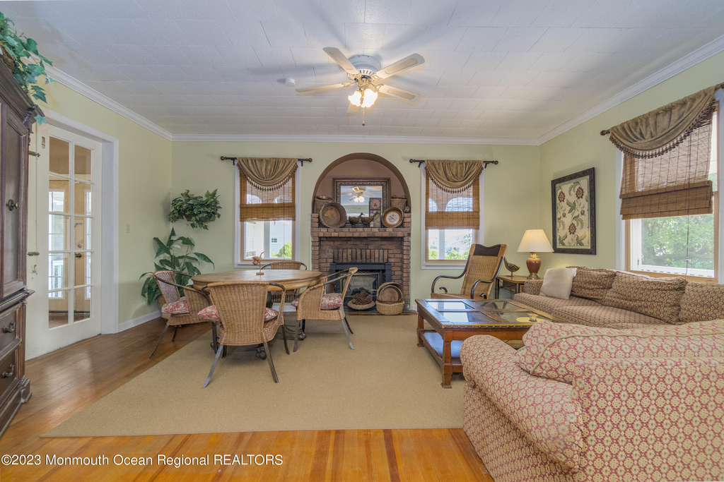 34 4th Avenue - Photo 5