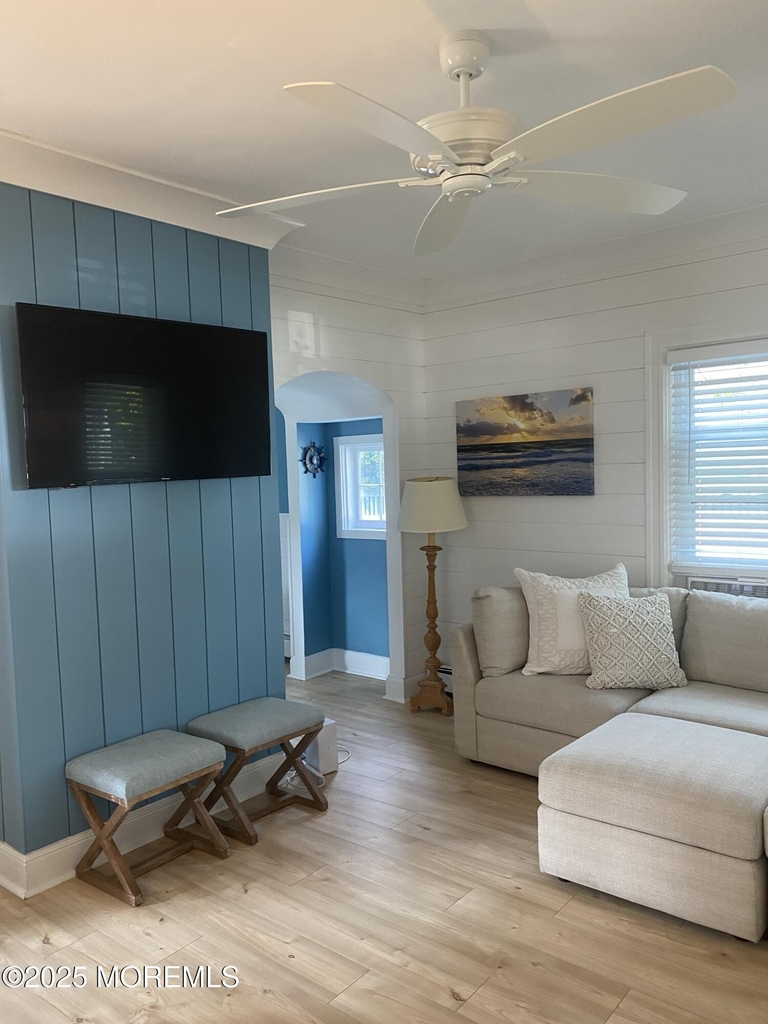 1719 Beverly Avenue - Photo 4