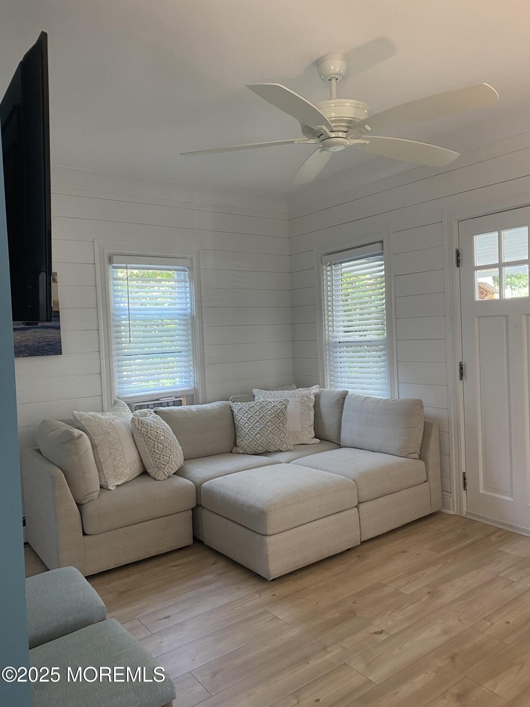1719 Beverly Avenue - Photo 5
